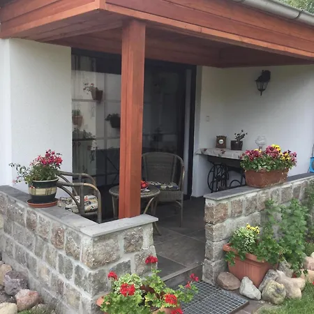 Kleines In Mit Grossem Garten Casa de Férias