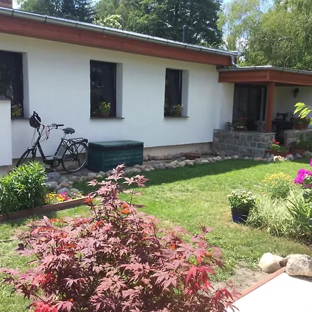 Kleines In Mit Grossem Garten